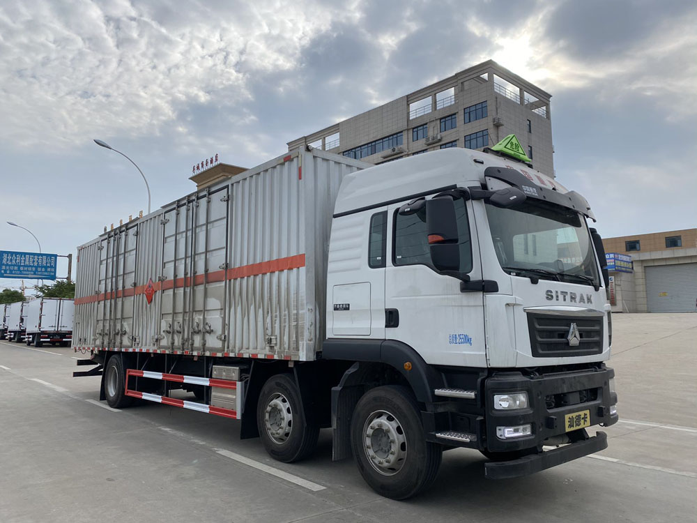 易燃液體廂式運(yùn)輸車，廂式運(yùn)輸車，楚勝汽車集團(tuán)